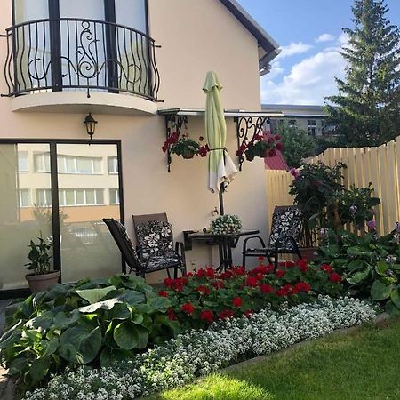 Guest House Nika - Cottages And Rooms In The Heart Of Palanga City Center Kültér fotó
