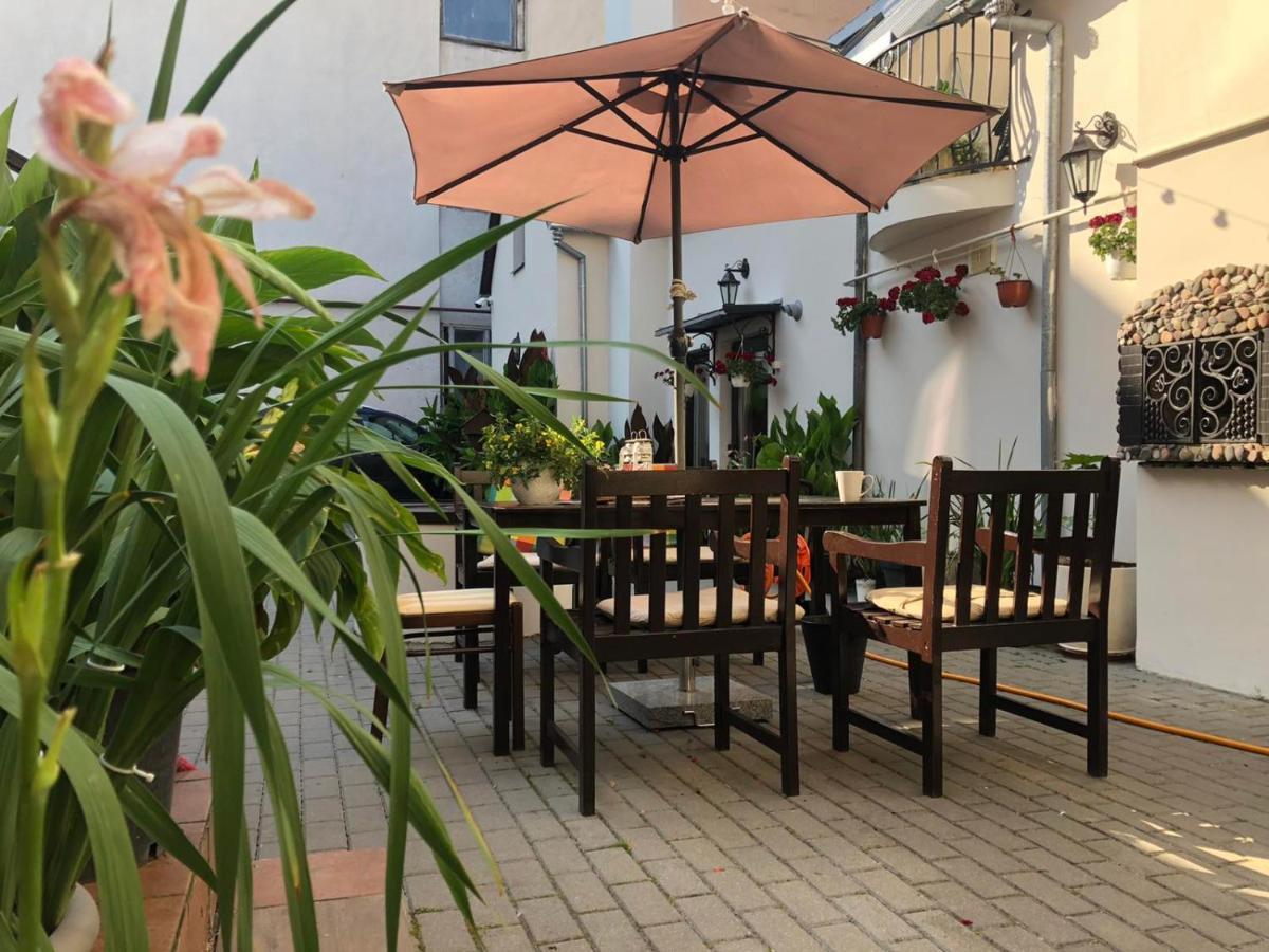 Guest House Nika - Cottages And Rooms In The Heart Of Palanga City Center Kültér fotó