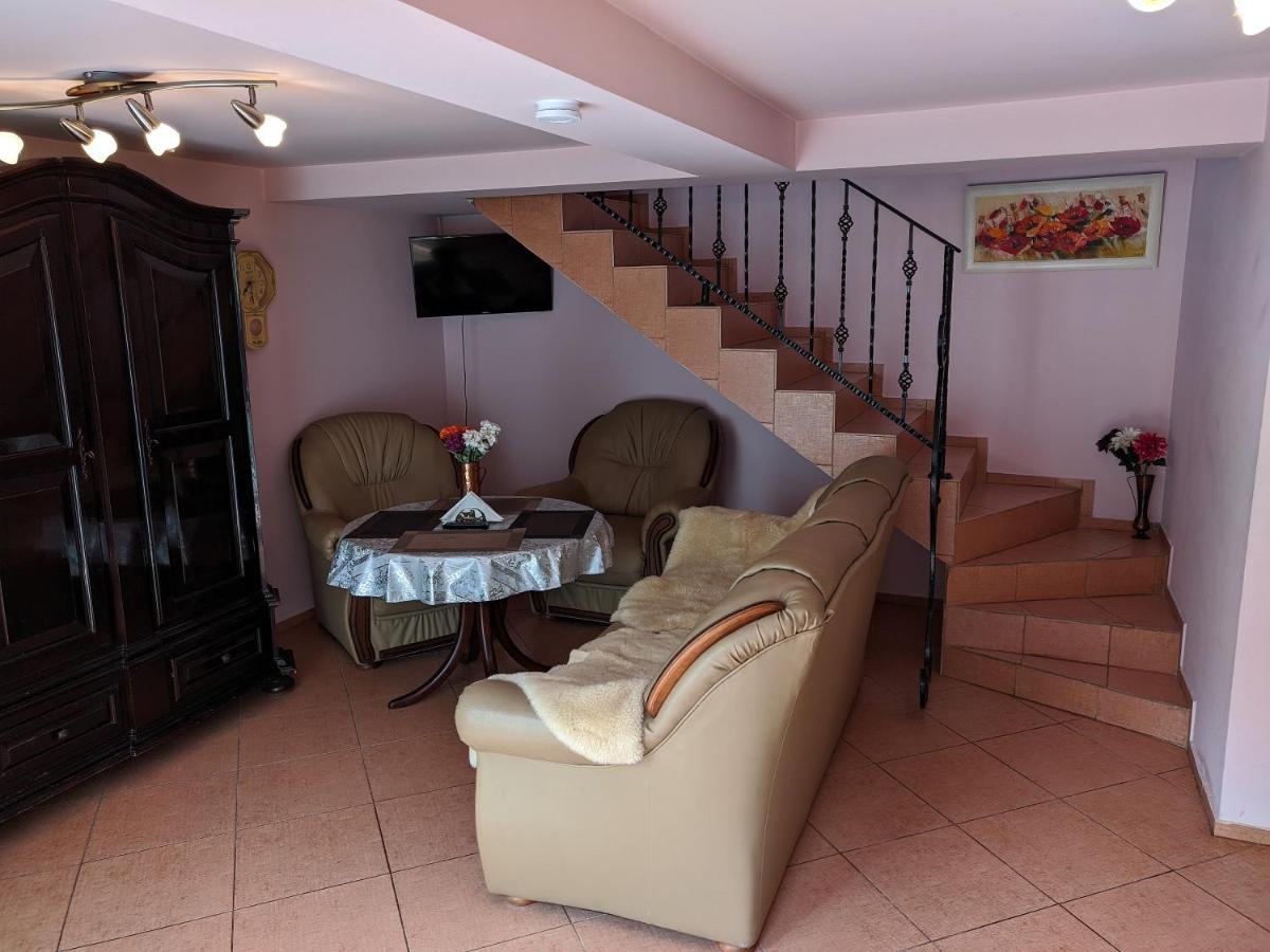Guest House Nika - Cottages And Rooms In The Heart Of Palanga City Center Kültér fotó