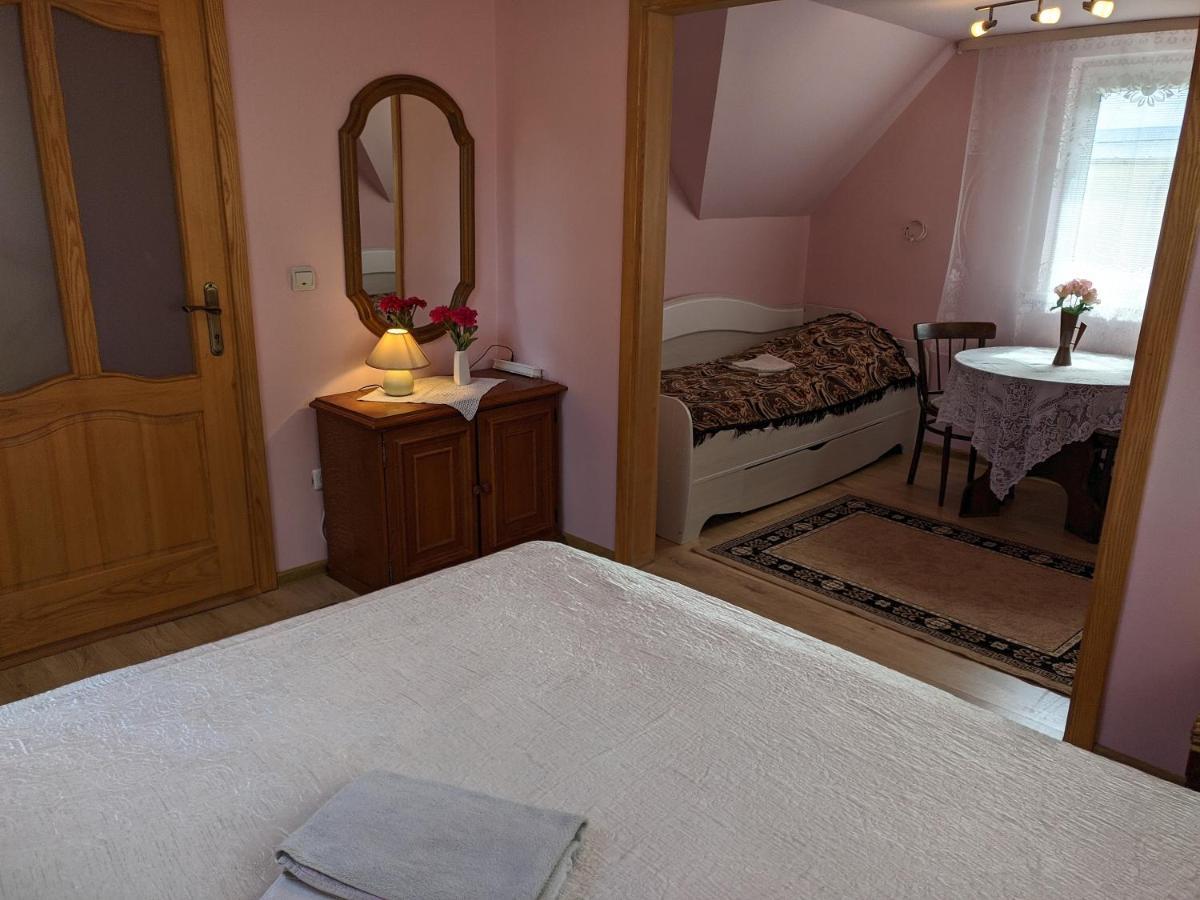 Guest House Nika - Cottages And Rooms In The Heart Of Palanga City Center Kültér fotó