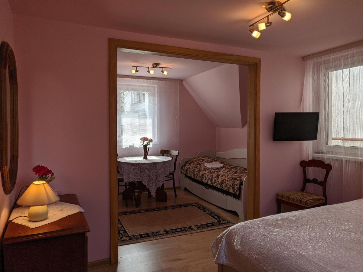 Guest House Nika - Cottages And Rooms In The Heart Of Palanga City Center Kültér fotó