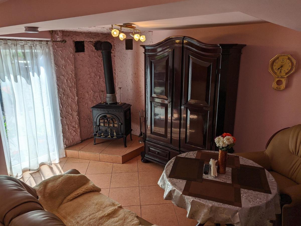 Guest House Nika - Cottages And Rooms In The Heart Of Palanga City Center Kültér fotó